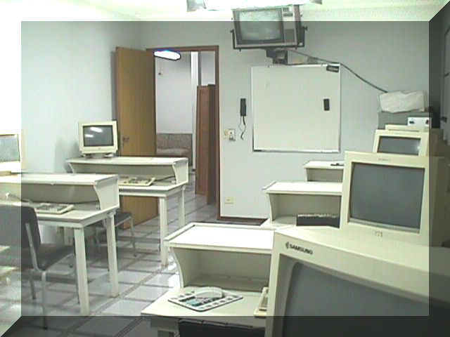 Vista da sala de aula para cursos em turmas.